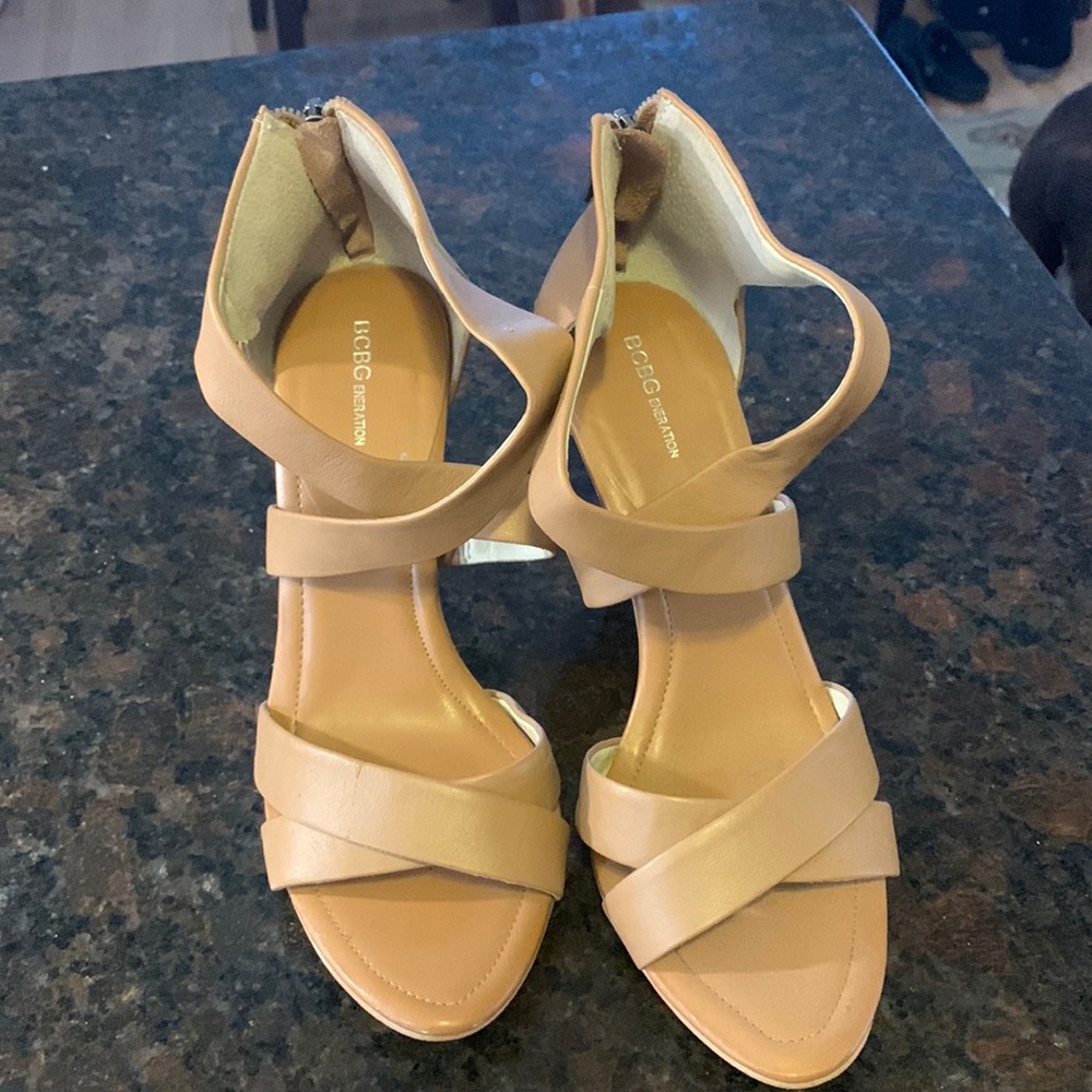 BCBG women’s heels